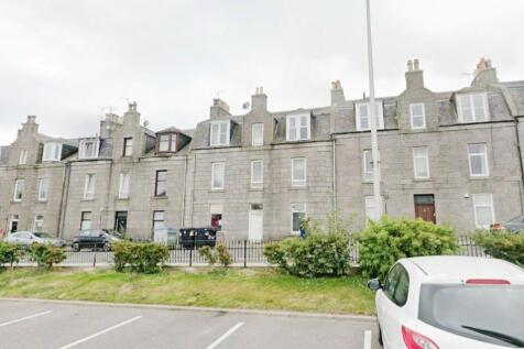 3 bedroom flat for sale