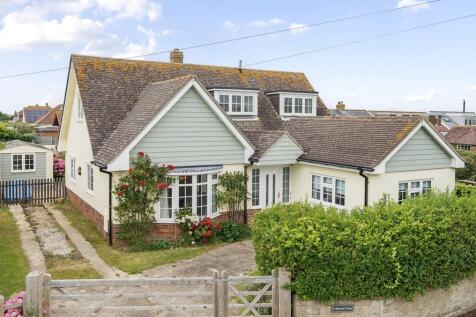 Marine Close, West Wittering, PO20 3 bed chalet for sale