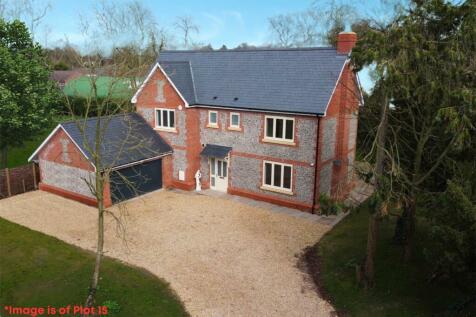 5 bedroom detached house for sale