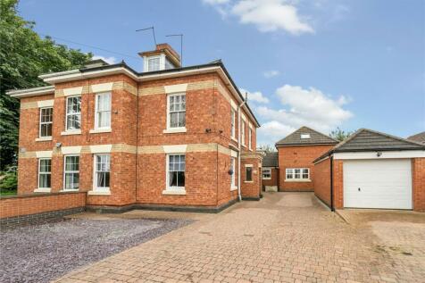 5 bedroom semi-detached house for sale