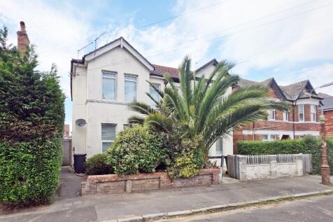 2 bedroom ground floor flat for sale