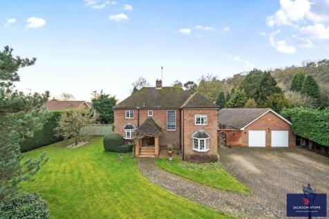 Bedford Road, Maulden, Bedfordshire... 4 bed detached house for sale