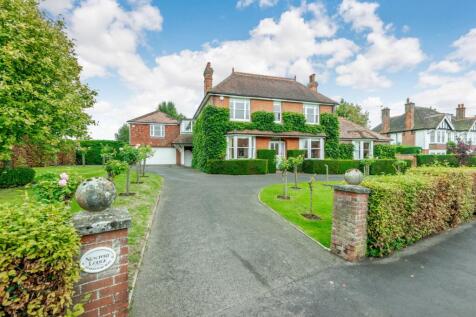5 bedroom detached house for sale