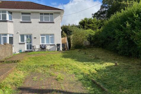 Lime Grove, Neath, Neath Port Talbot. 2 bed flat for sale