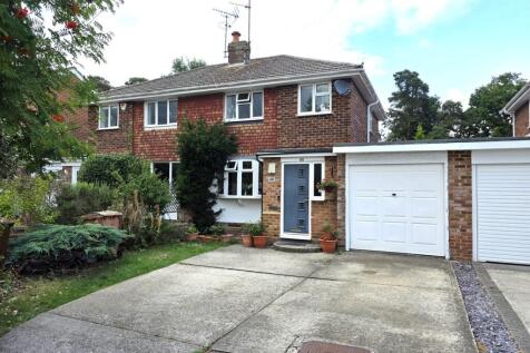 2 bedroom semi-detached house for sale