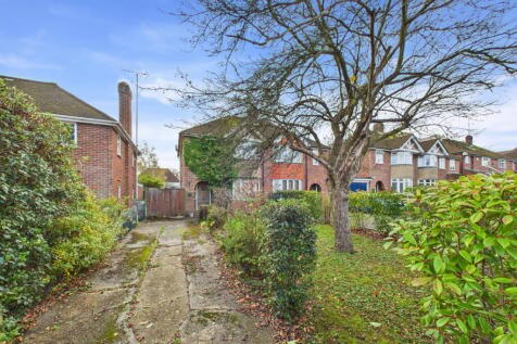 2 bedroom semi-detached house for sale