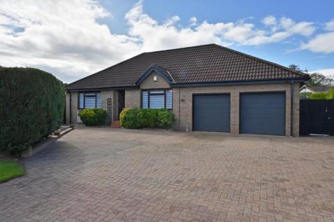4 bedroom detached bungalow for sale