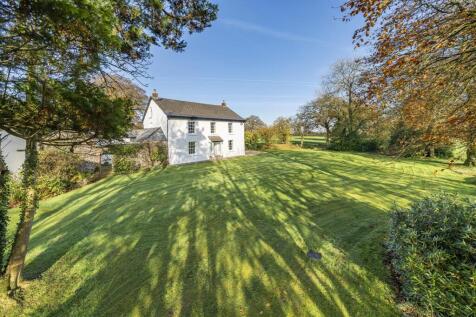6 bedroom detached house for sale