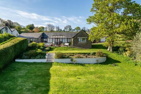 Bampton, Tiverton 4 bed detached house for sale