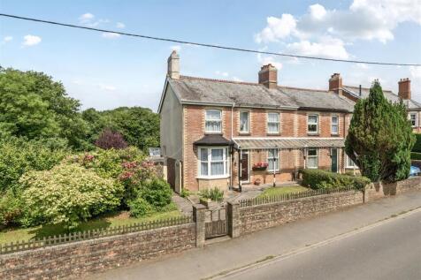 4 bedroom semi-detached house for sale