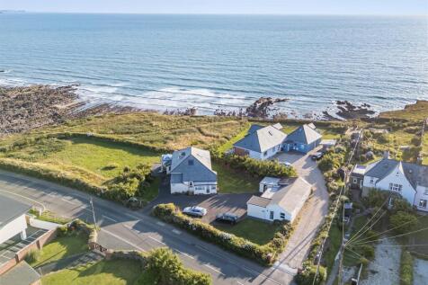 Upton, Bude 5 bed bungalow for sale