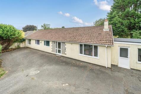 Pipers Pool, Launceston 5 bed bungalow for sale