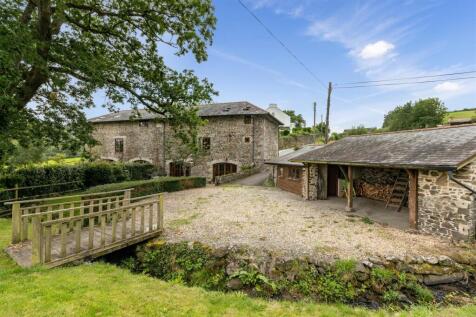 4 bedroom semi-detached house for sale