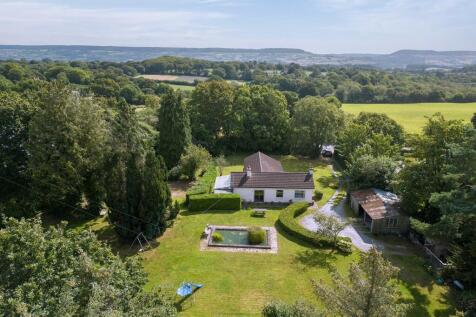 Aylesbeare, Exeter 3 bed bungalow for sale