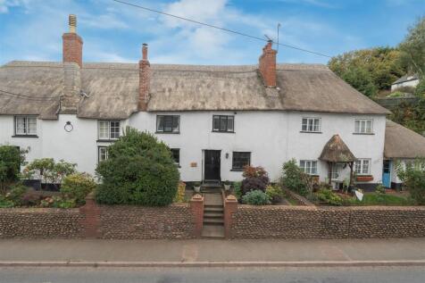 Terraced house for sale