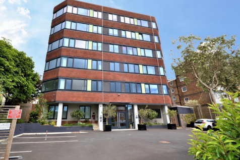 Studio flat for sale