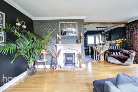 Birchwood Drive, Nottingham 4 bed detached house for sale