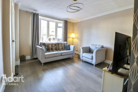 Oakenhall Avenue, Nottingham 4 bed semi