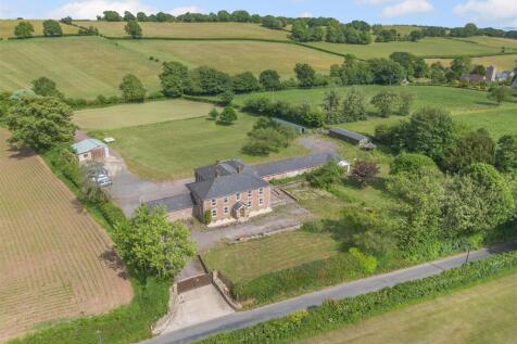 6 bedroom country house for sale