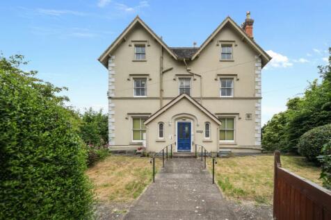 8 bedroom detached house for sale