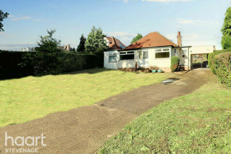 3 bedroom detached bungalow for sale