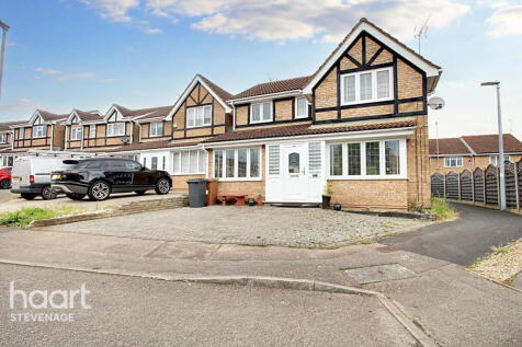 The Lawns, Stevenage 4 bed detached house for sale
