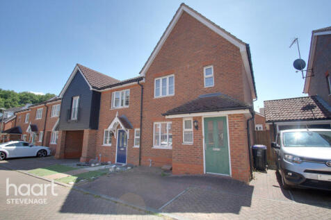 Grampian Place, Stevenage 2 bed end of terrace house for sale