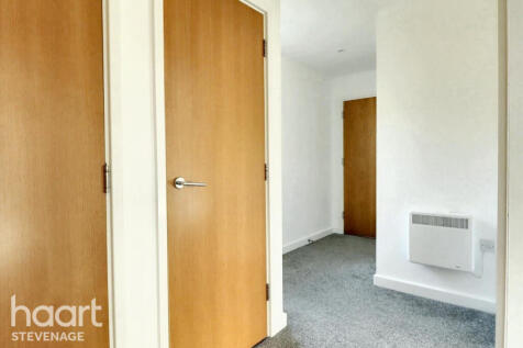 Admiral Drive, Stevenage 2 bed apartment for sale