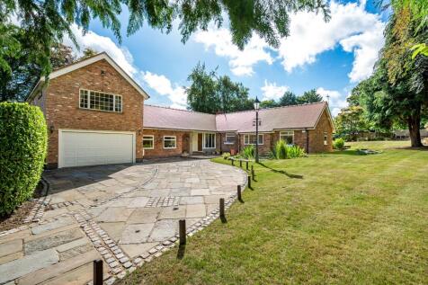 5 bedroom detached bungalow for sale