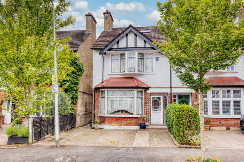 5 bedroom semi-detached house for sale