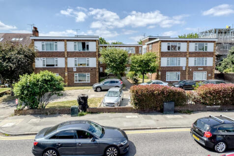 2 bedroom ground floor flat for sale
