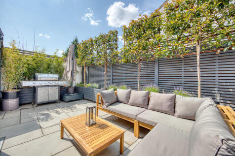 2 bedroom ground floor flat for sale