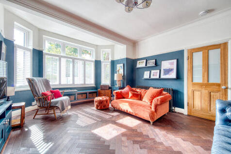 5 bedroom semi-detached house for sale