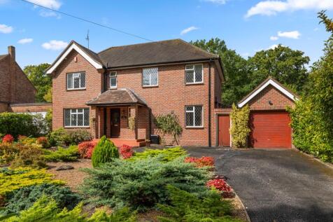 Knowle Grove, Virginia Water 4 bed detached house for sale