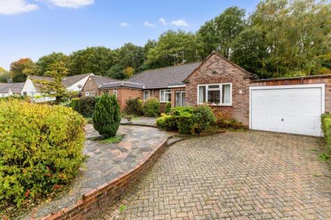 2 bedroom semi-detached bungalow for sale