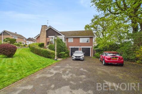 4 bedroom detached bungalow for sale