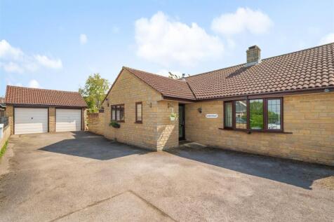 Tintinhull 4 bed bungalow for sale