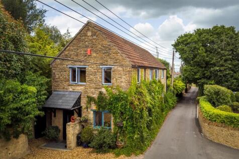 Dray Road, Higher Odcombe, Yeovil 3 bed detached house for sale