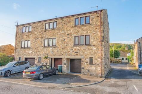 2 bedroom town house for sale