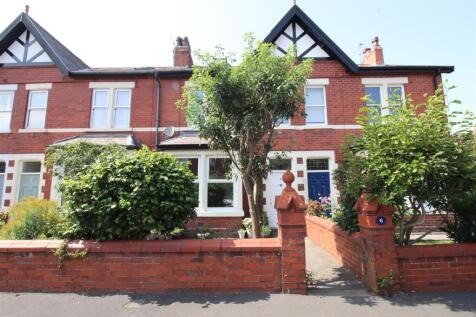 5 bedroom terraced house for sale