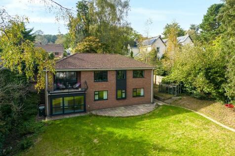 5 bedroom detached house for sale