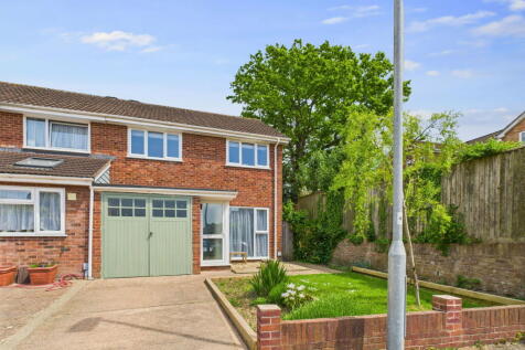 18 Meadow Close, Ottery St. Mary... 3 bed semi