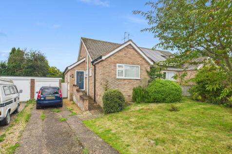 2 bedroom semi-detached bungalow for sale