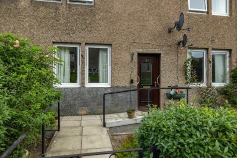 2 bedroom ground floor flat for sale