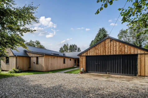 6 bedroom detached house for sale
