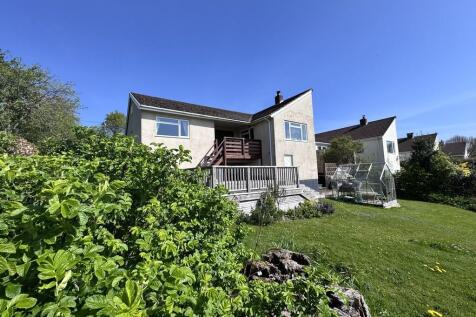 4 bedroom detached bungalow for sale