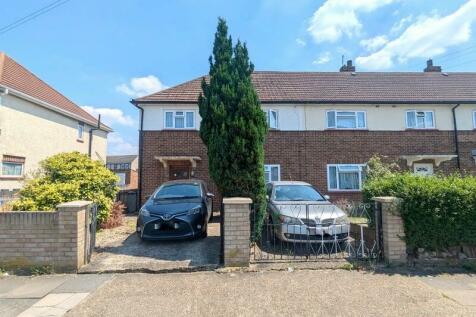 3 bedroom end of terrace house for sale