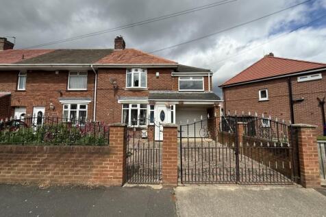 3 bedroom semi-detached house for sale