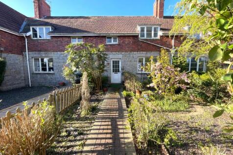 8 Barn Close, Street, Somerset 2 bed terraced house for sale