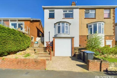 3 bedroom semi-detached house for sale